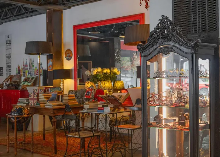 Black Boutique Hotel