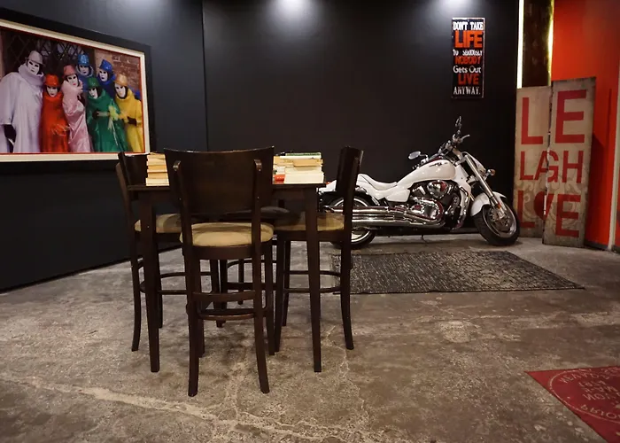 Black Boutique Hotel 4*