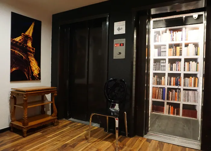 Black Boutique Hotel 4*